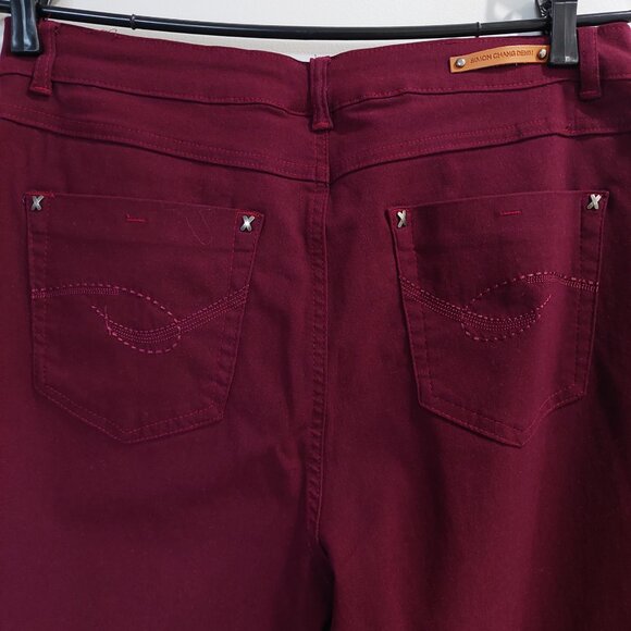 Simon Chang Straight-Leg Stretch Soft Denim Jeans In a Burgundy Color Sz 12 - Picture 3 of 9